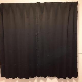 未使用に近いカーテン　黒　180×142　2枚　タッセル&フック付