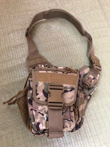 ボディバッグ
