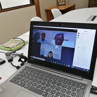 新しいきっかけ：タブレット持つだけで  - 地元のお店