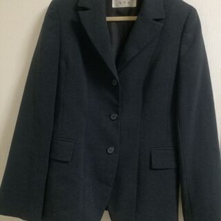 【お譲り先決定】レディーススーツ　9号