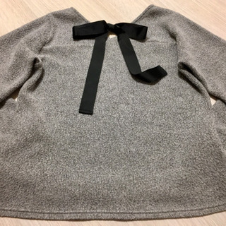 【お話中です】⭐︎INGNIイング⭐︎ グレーのリボン付きモコモコニット Mの画像
