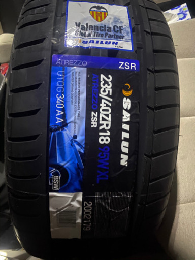 新品タイヤ 235 40 18 2本セット