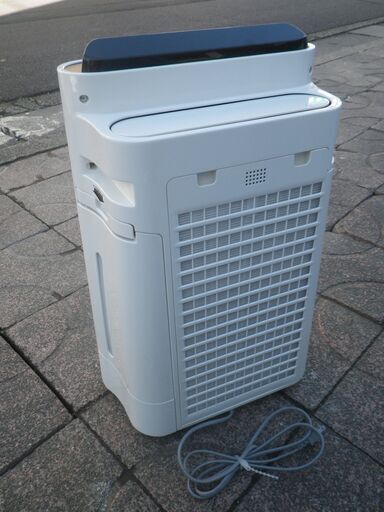 ■配達可■シャープ 高濃度 プラズマクラスター 7000搭載 加湿空気清浄機 KC-D50-W 2015年製