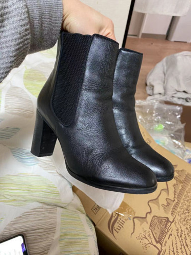 ストロベリーフィールズ  高級靴　中古