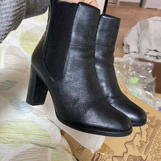 ストロベリーフィールズ  高級靴　中古