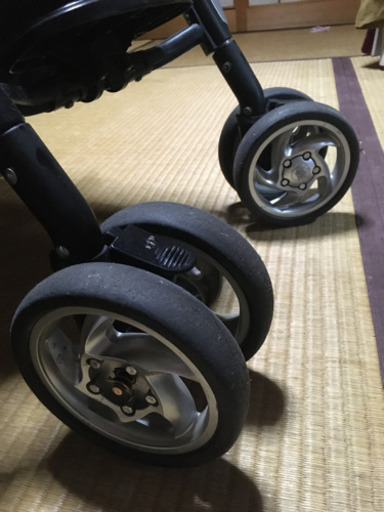 (譲渡完了しました)双子ベビーカー(Combi)twin sport 対象年齢 生後約1ヶ月～各シート20kgまで