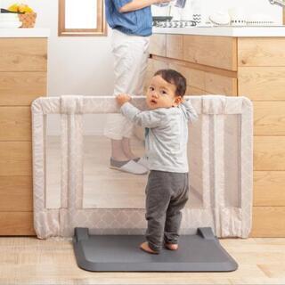 【取引中】日本育児 おくだけとうせんぼ Mサイズ  ライトグレードットの画像