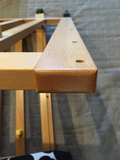 机や棚にもなるベビーベッド