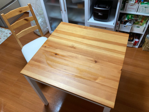 ダイニングテーブル　イス2脚セット
