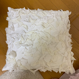 フランフラン　枕とクッションセット　中の素材もお付けしますの画像
