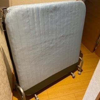 【引き取り可能な方】折りたたみベッド