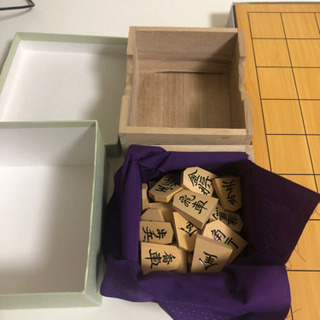 高級将棋盤と駒セットの画像