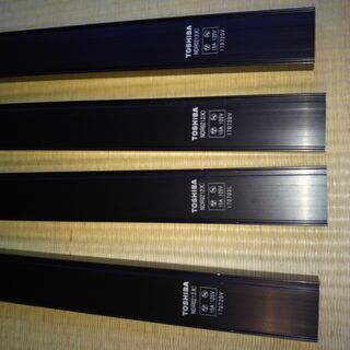 東芝 NDR0212(K) 配線ダクト ライティングレール　２本分の端材４本の画像