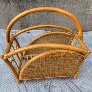 籐のマガジンラック、中古品