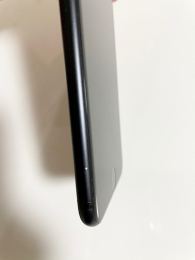 美品　iPhone 7 Black 128 GB au SIMフリー