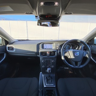 VOLVOボルボ V40【車検R4年11月まで】☆キレイな車です☆の画像