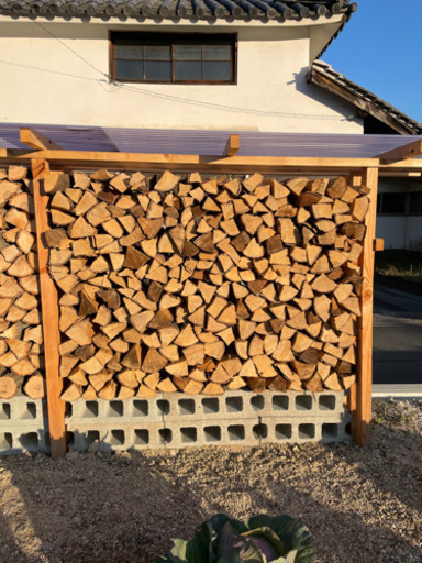 樫（かし）の薪