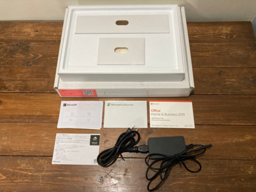 Surface Pro 7 8GB   Core i5 256GB 未使用品