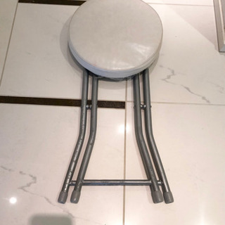 ニトリ折りたたみスツール2脚　無料の画像