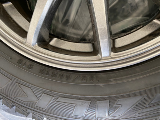 1度だけ使用 スタッドレスタイヤ ホイル付き