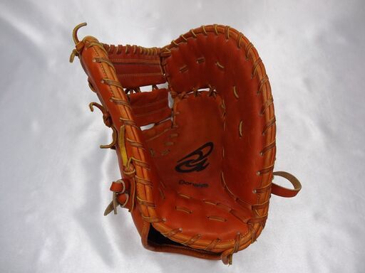 ほぼ未使品【大人用】野球 グローブ ドナイヤ 軟式 ファーストミット サイズ横幅２６ｃｍ縦幅２８cm
