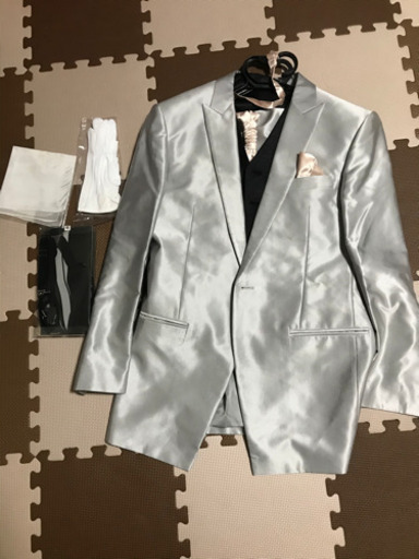 シルバータキシード