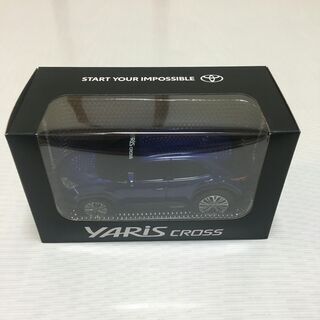 ヤリスクロス　プルバックカー　（ダークブルーマイカメタリック）