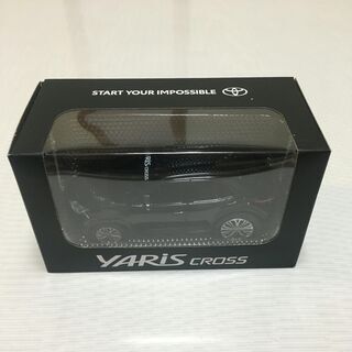ヤリスクロス   プルバッグカー　（ブラックマイカ）
