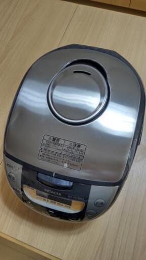 HITACHI 5.5合炊き炊飯器