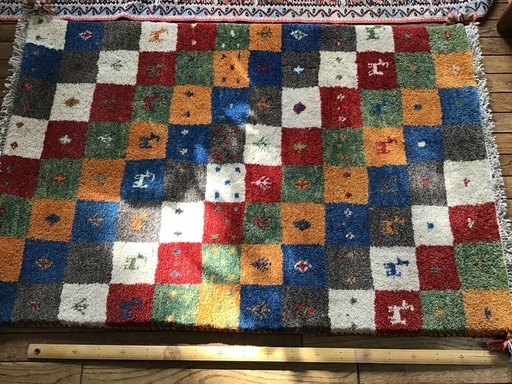 イラン　カシュガイ族の手織りギャッベ　　交渉中です