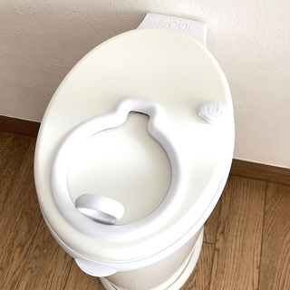 おむつポット Ubbi アイボリー スチール製の画像