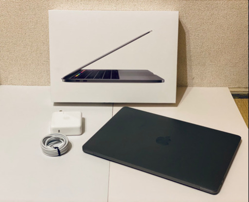 MacBook Pro 2019 256GB MUHP2J/A 放電回数27回
