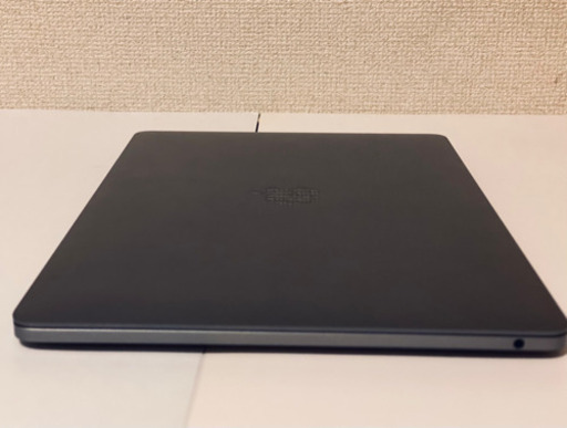 MacBook Pro 2019 256GB MUHP2J/A 放電回数27回