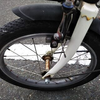 子供用自転車（トミカ柄）　補助輪、スタンド付きの画像