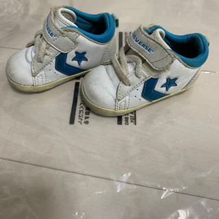 子供用靴　NIKE、converseなどの画像