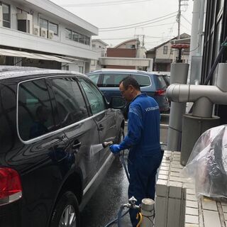 輸入車ディーラー販売店の洗車・誘導・回送のスタッフを募集しています（請負業務）・副業可・週3日からの画像