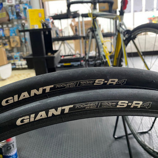 GIANT S-R4 フルスリックタイヤ　2本セットの画像