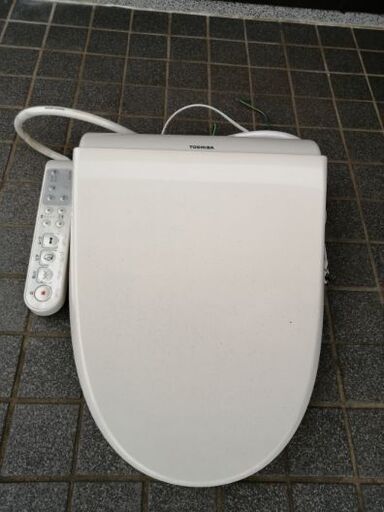 TOSHIBA2012年製　温水洗浄便座