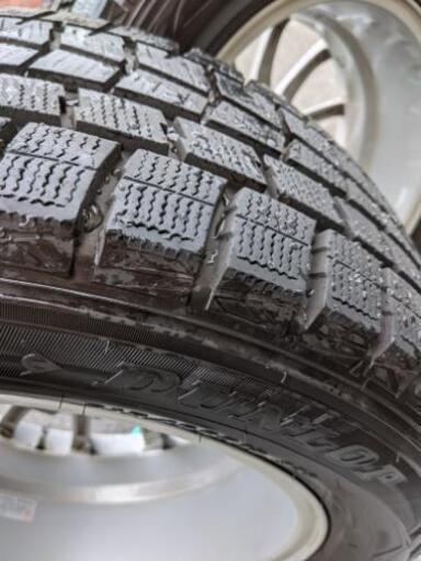スタッドレスタイヤ　ダンロップWINTERMAX215 60 Ｒ16 タイヤチェーン付
