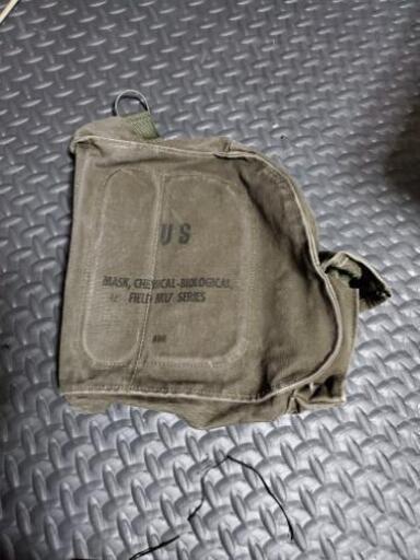 米軍ガスマスクポーチ