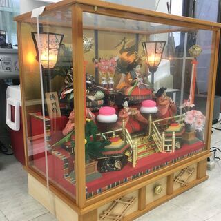  昭和レトロ 徳川作 おひなさま 親王飾り ひな人形 三段五人飾り ガラスケース入り ライト 鶴松屏風 オルゴール付き！！の画像