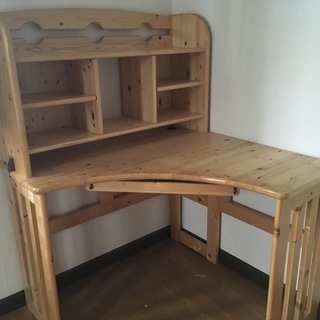 コーナーに使える子供用学習机　木製