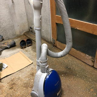 パナソニック製掃除機　2012年製MC-HＬ90Aの画像