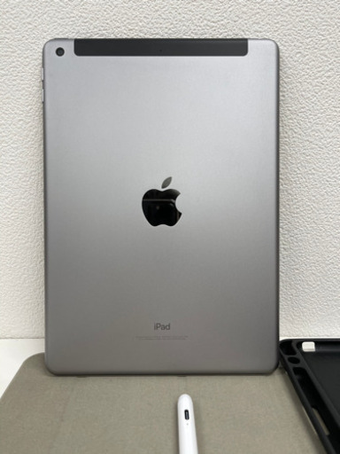 【美品】iPad(第６世代) WiFi+Cellular (au)32G スペースグレー