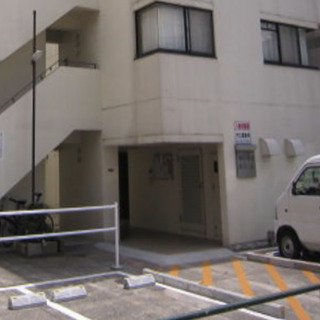 【世田谷,三軒茶屋 / 荷物預かります】10畳保管場所、トランクルーム代わりにどうぞ！ − 東京都
