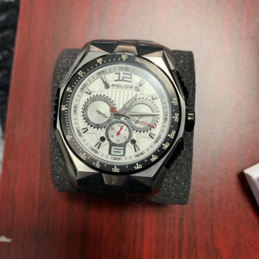 ポリス　電池式腕時計　メンズ中古品