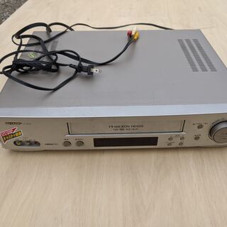 ＶＨＳビデオデッキです。ＳＨＡＲＰ　ＶＣ－ＢＦ９０