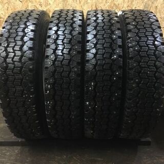 北海道 札幌発 BS W930 10.00R20 14PR 20インチ 大型トラックタイヤ スパイクタイヤ 4本 バリ溝　(TT137) クレジットカード QR決済可能