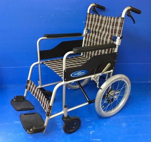 日進医療器 NC-2CB 基本タイプ 介助型 介助式 車椅子 介助式車いす 標準型 NC-2CB 日進医療器 車椅子 車イス 【後輪タイヤ新品】