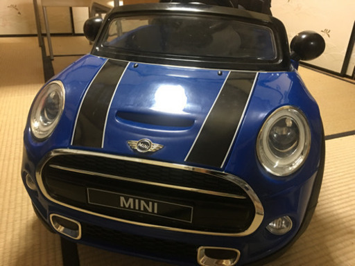 乗用ラジコンカー (リモコン 充電器付き)